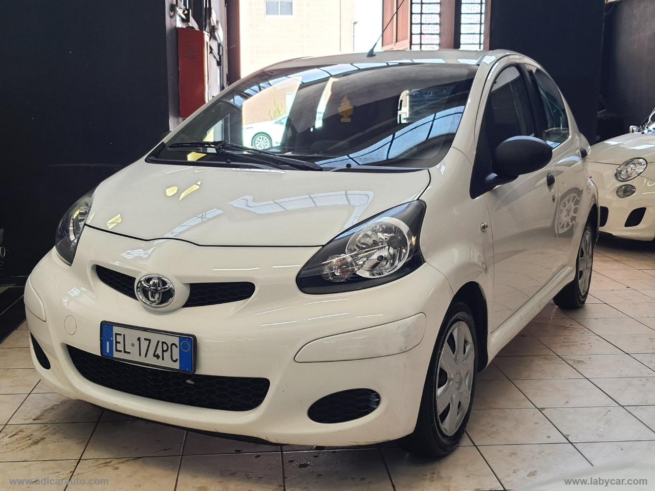 TOYOTA Aygo 1.0 VVT-i 5p. Now Connect