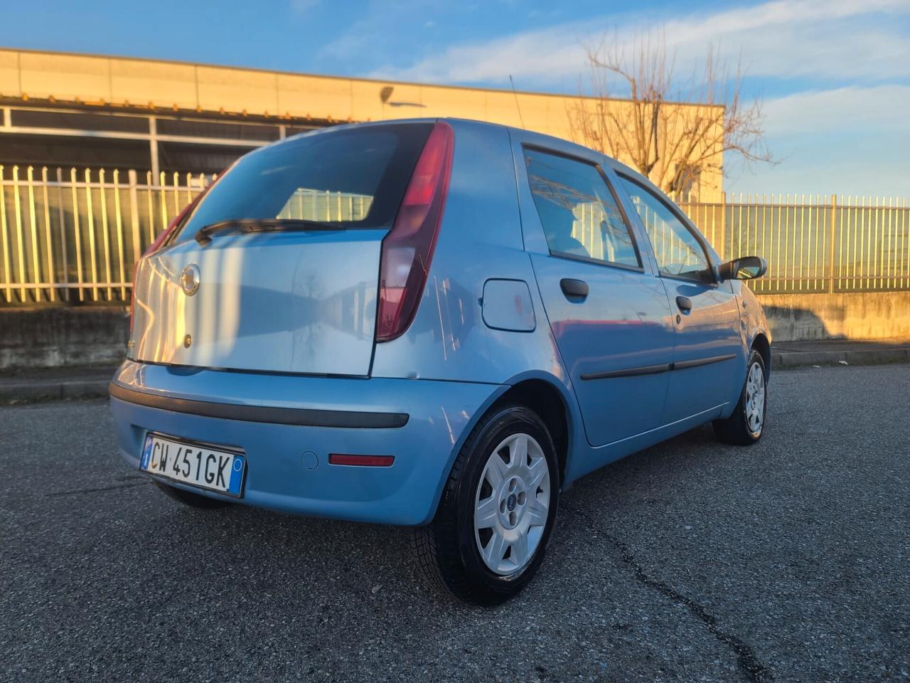 Fiat Punto 1.200 BENZ 5P X NEOPATENTATI