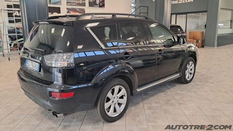 Mitsubishi Outlander Outlander 2.2 DI-D Intense DPF