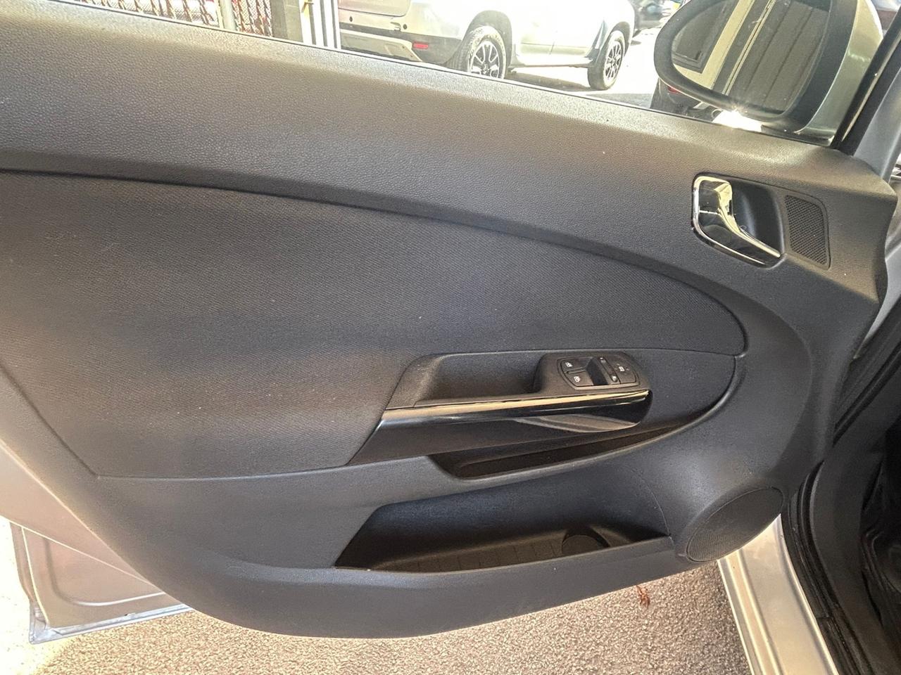 Opel Corsa 1.0 12V 5 porte Enjoy