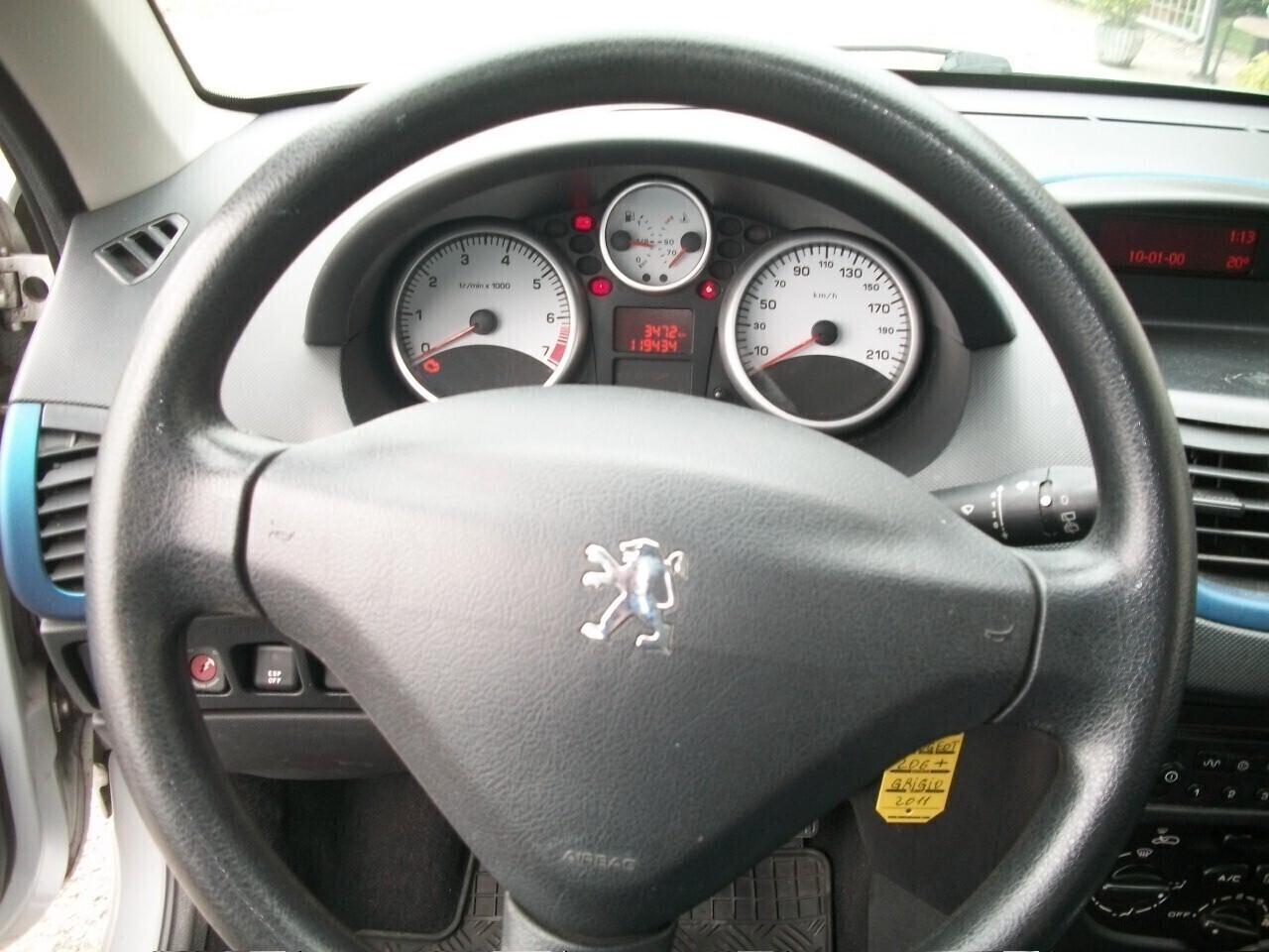 Peugeot 206 MODELLO PIU,, CC 1360 BENZINA EURO 05 SI NUOVI PATENTATI KM 119443 GARANZIA UN ANNO