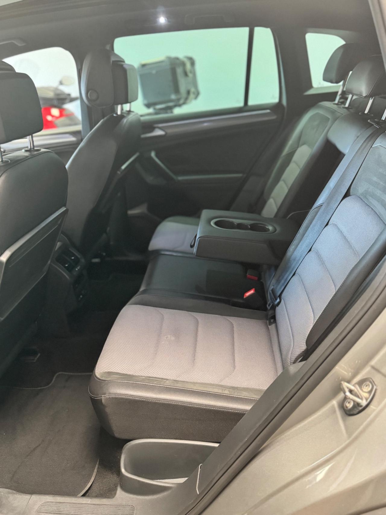 Volkswagen Tiguan R line 2.0 TDI SCR DSG BlueMotion Technology Tetto panoramico