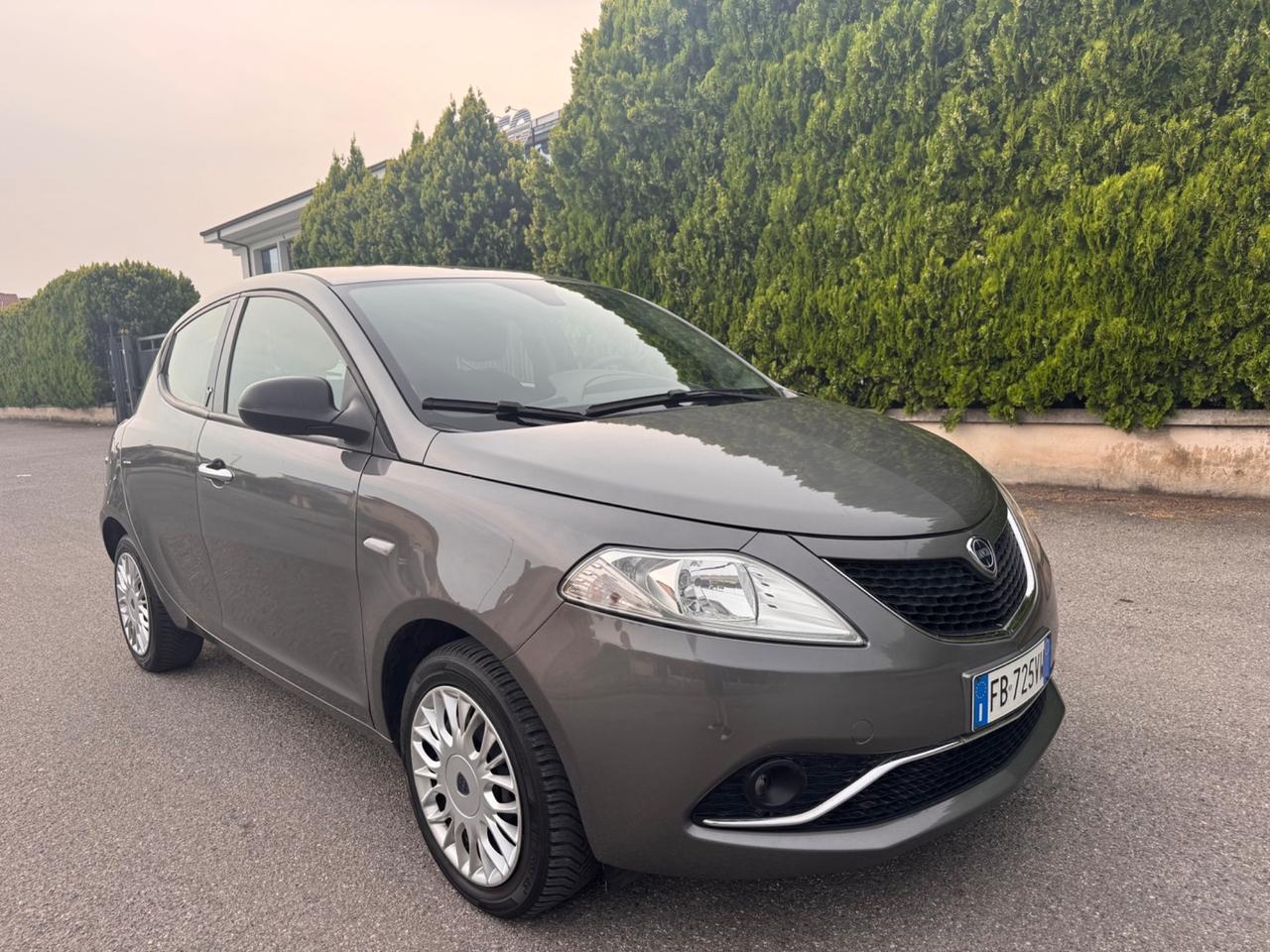 Lancia Ypsilon 1.2 benzina, euro 6b, anno 2016, ok neopatentati!