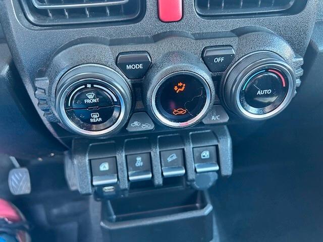 Suzuki Jimny 1.5 5MT Top