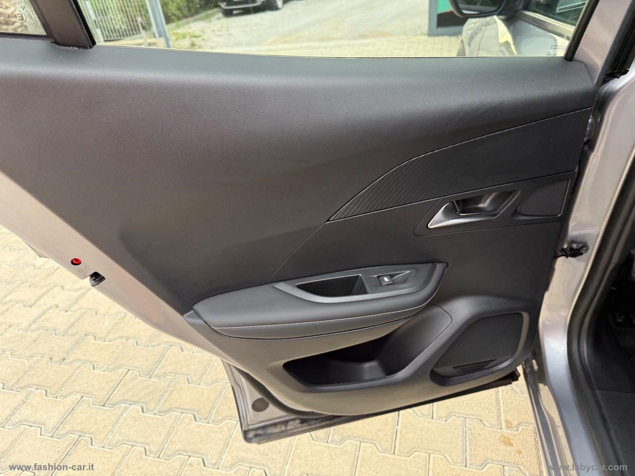 PEUGEOT 2008 PureTech 100 S&S Allure
