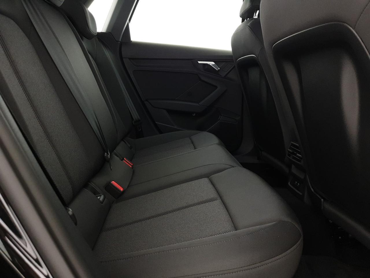 Sportback 30TDI 116CV S tronic Business