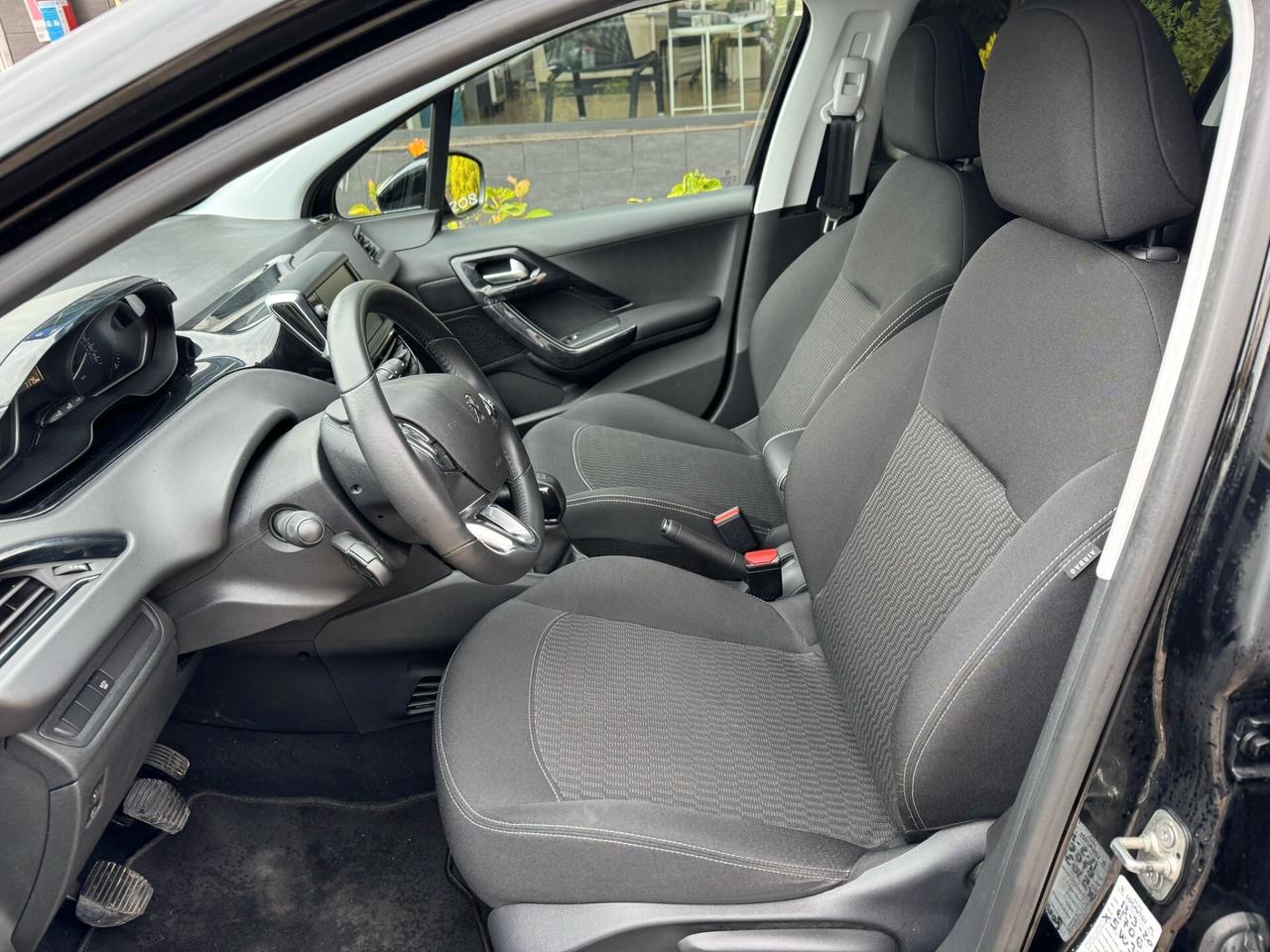 Peugeot 208 PureTech 82 5 porte Allure