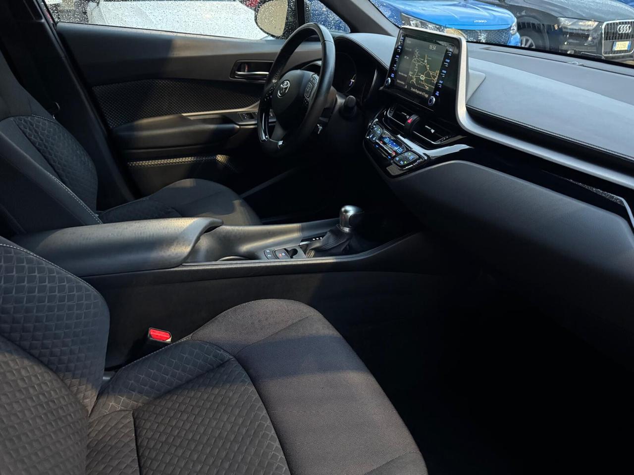 Toyota C-HR 1.8 Hybrid E-CVT Business