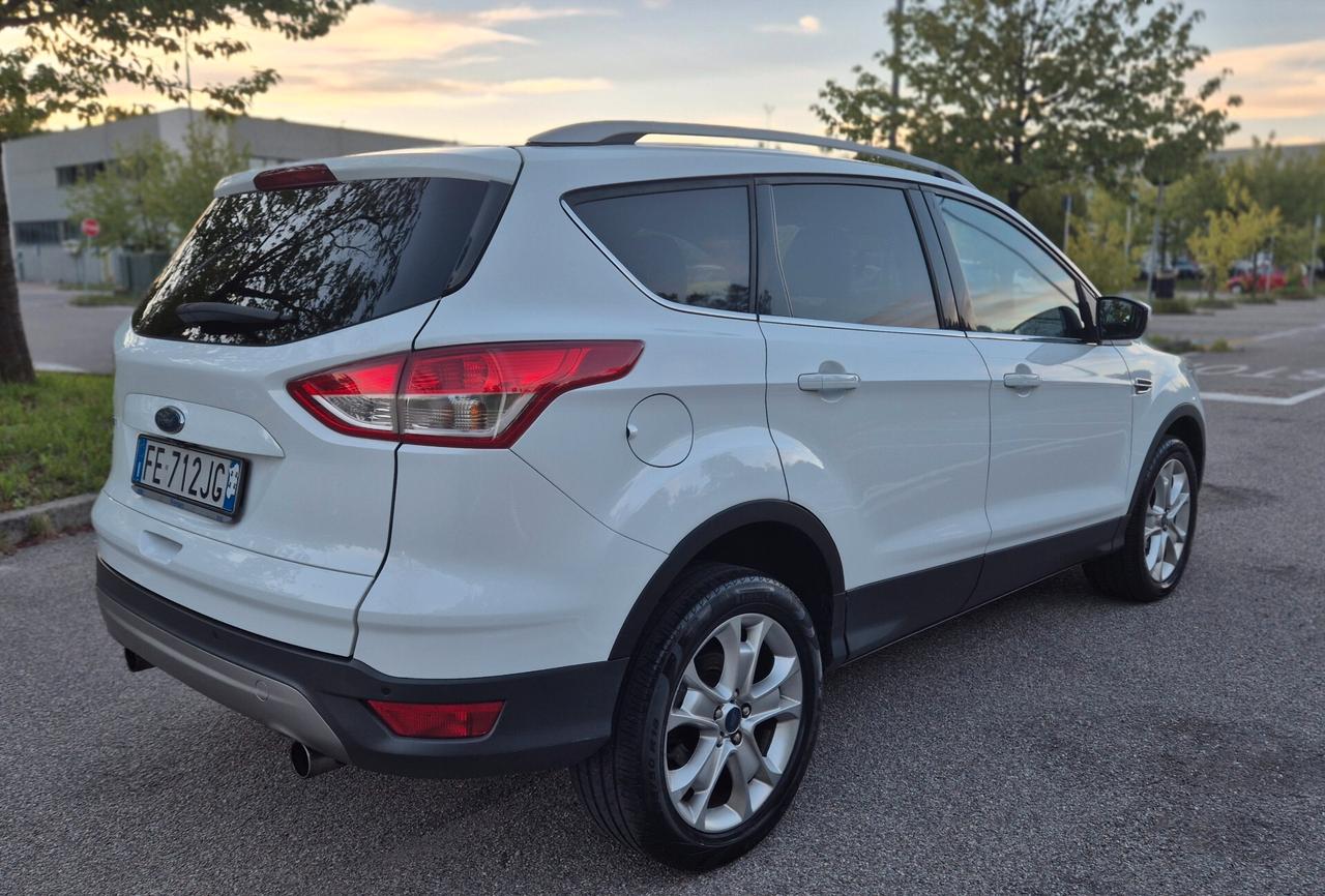 Ford Kuga 2.0 TDCI 150 CV S&S 4WD Powershift Titanium Business