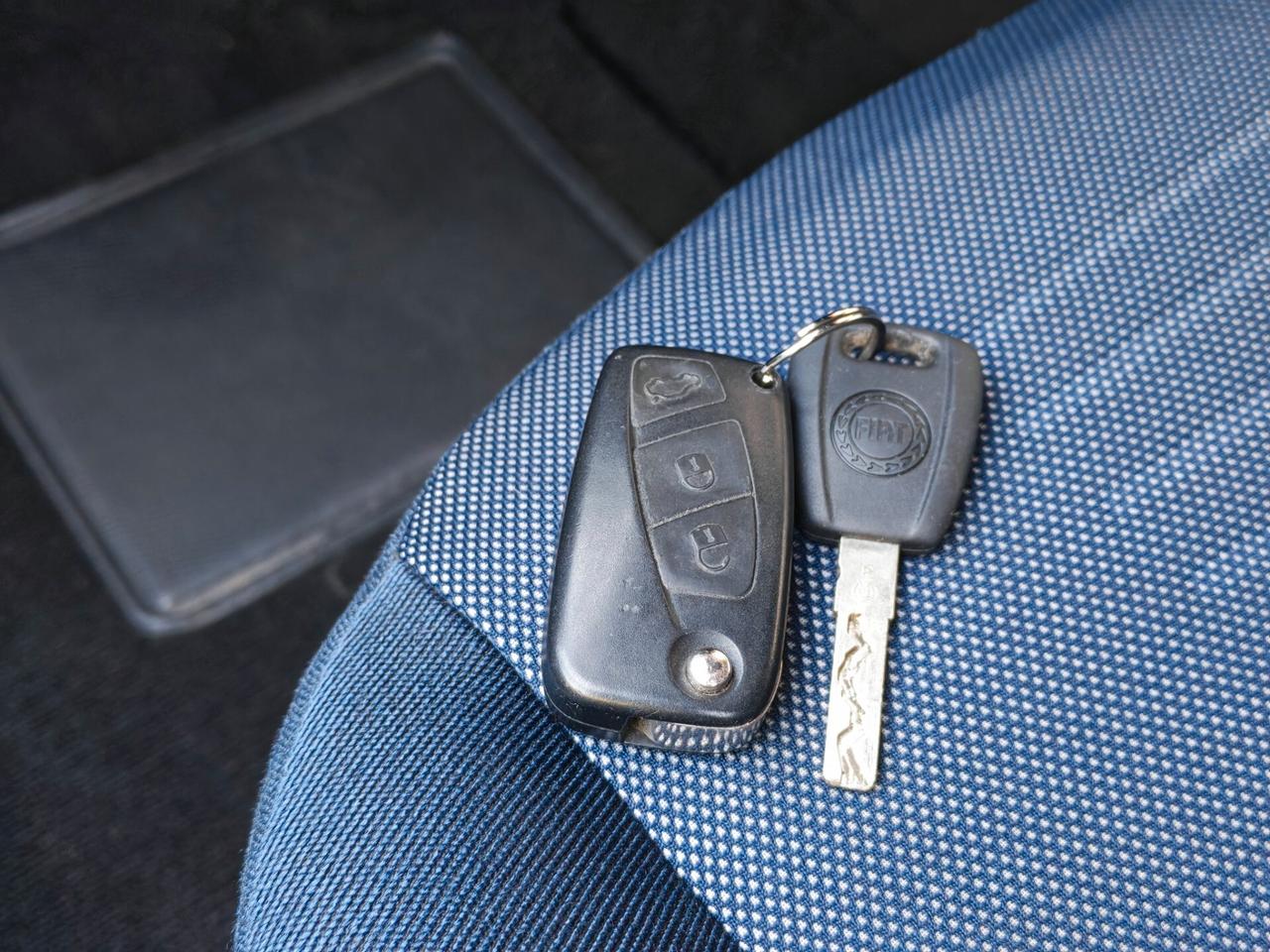 Fiat G. Punto 1.3 DIESEL 75cv / 31.600km / Unipro