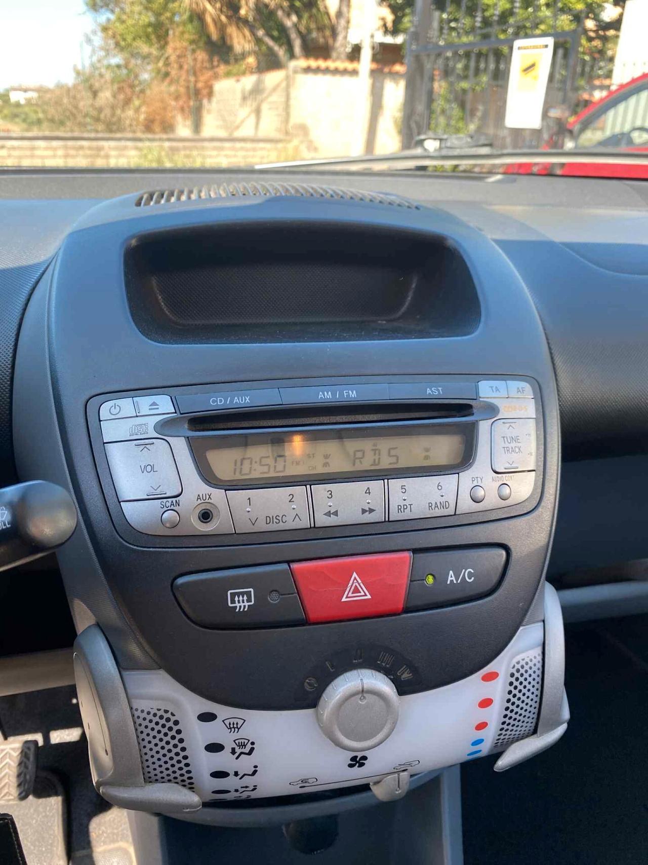 Peugeot 107 1.0 Benz. Ok Neop.