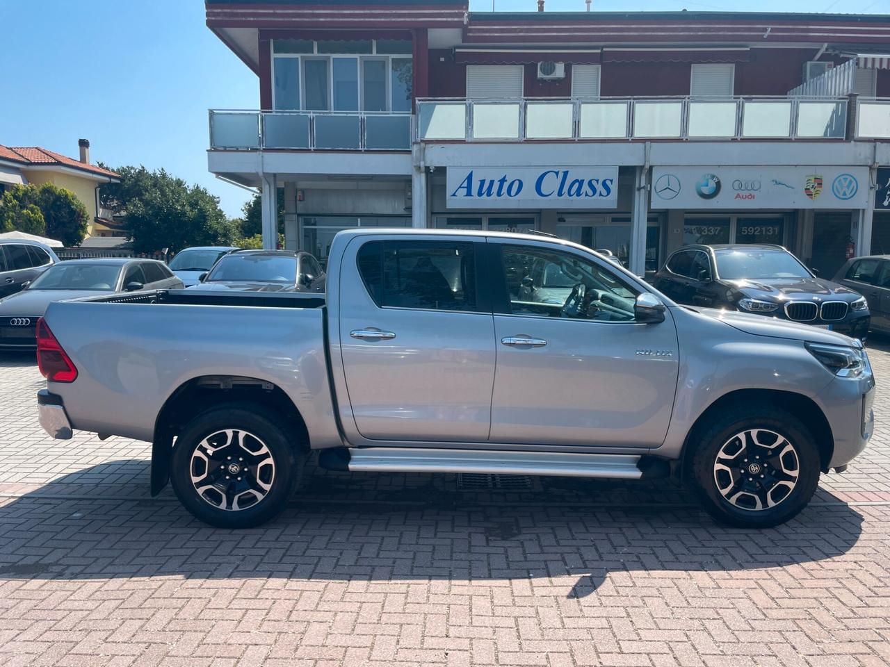 Toyota Hilux 2.4 D-4D A/T 4WD 4 porte Double Cab Executive