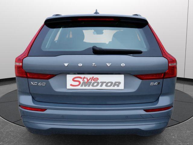 VOLVO XC60 B4 (d) automatico Momentum AWD UFFICIALE
