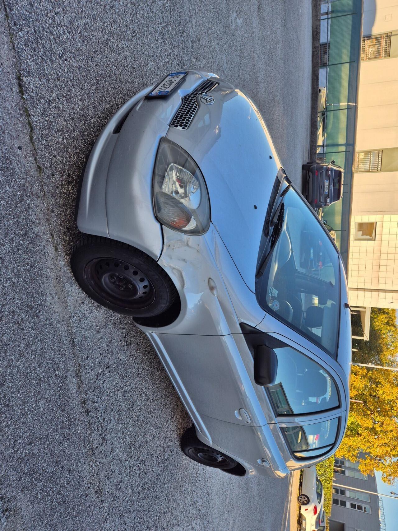 Toyota Yaris 1.0i 16V cat 5 porte