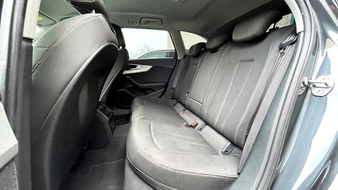 Audi A4 AUDI A4 AVANT 35 TDI S-TRONIC 163CV