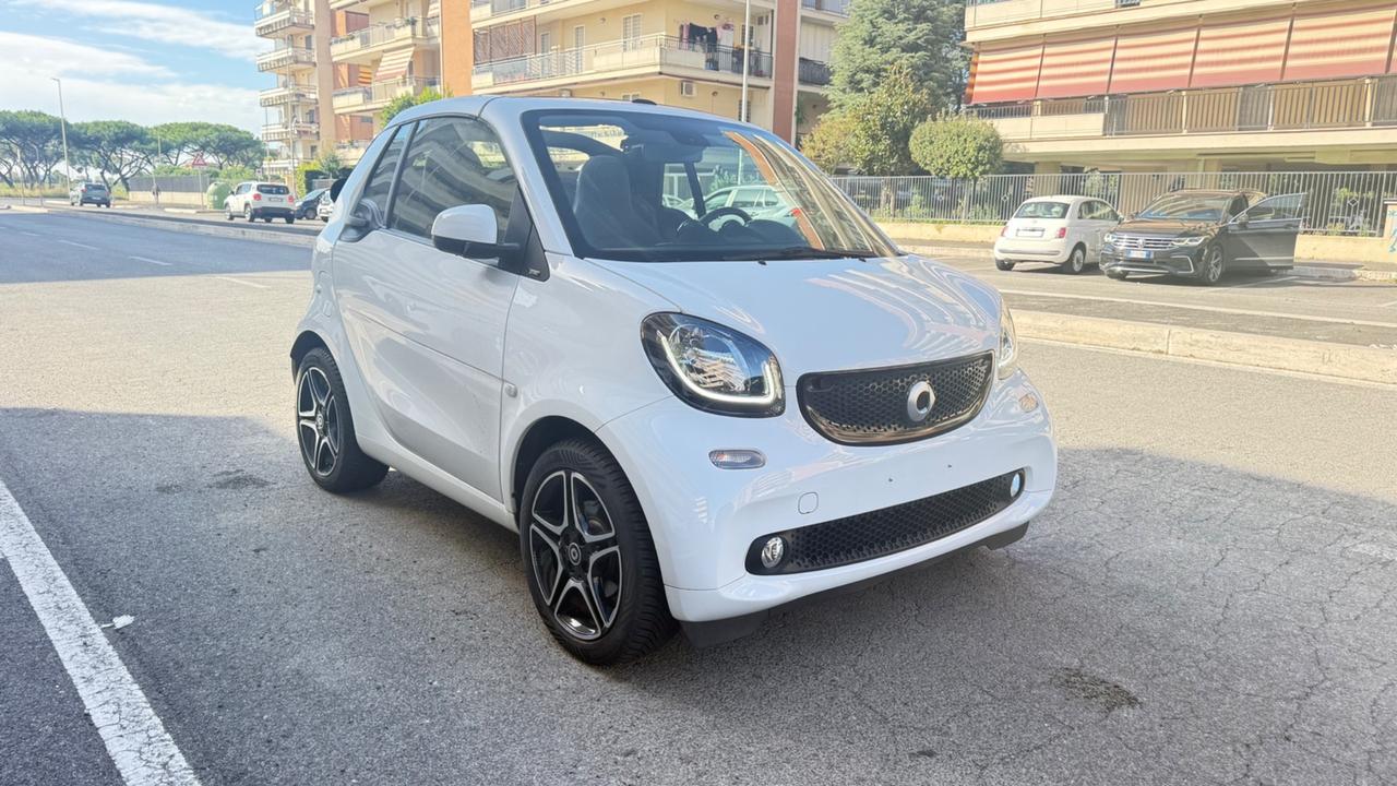 Smart ForTwo 90 0.9 T twinamic cabrio Prime LED NAVI PDC PACK SPORT PELLE CERCHI 16 BLUETOOTH