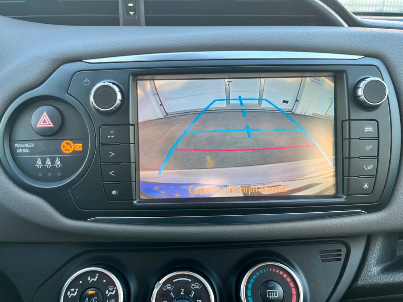 Toyota Yaris 1.0benz 2015 118.000km euro6 per neopatentati