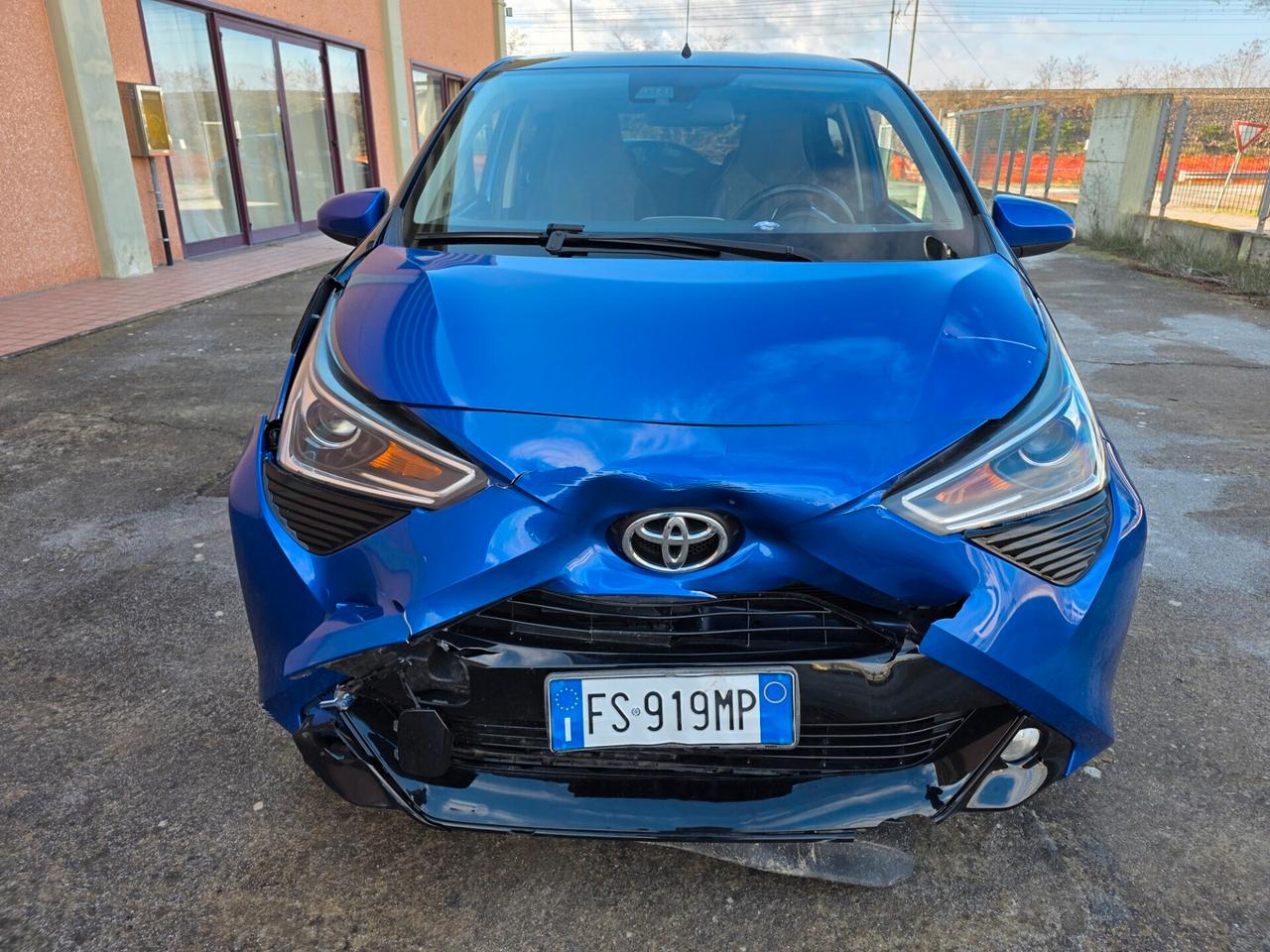 Toyota Aygo 1.0 VVT-i 72 CV 5 porte x-cite