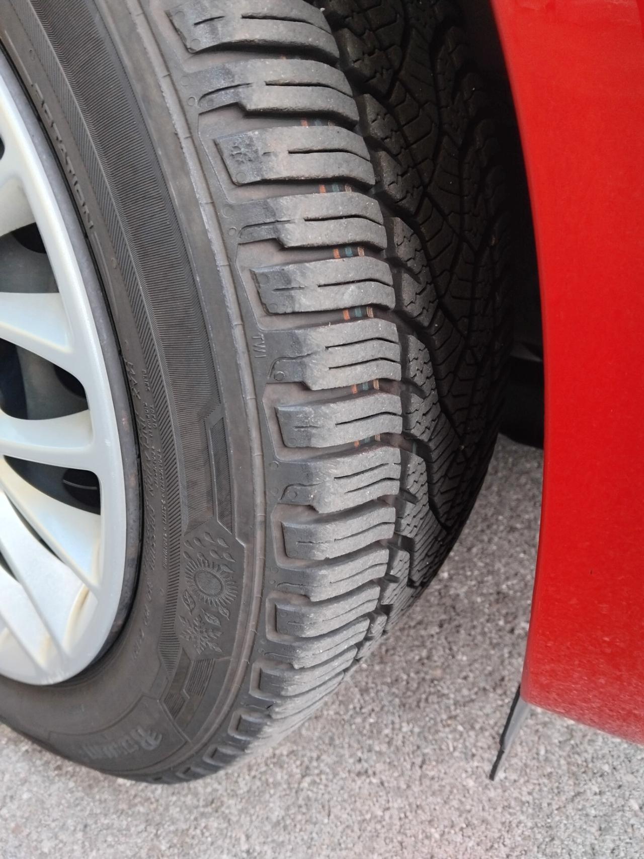 Lancia Ypsilon 1.2 69 CV 5 porte Silver