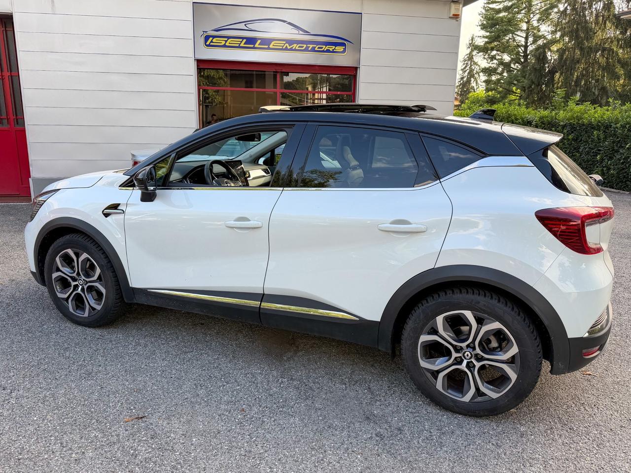 Renault Captur Full Hybrid E-Tech 145 CV Techno bianco perla