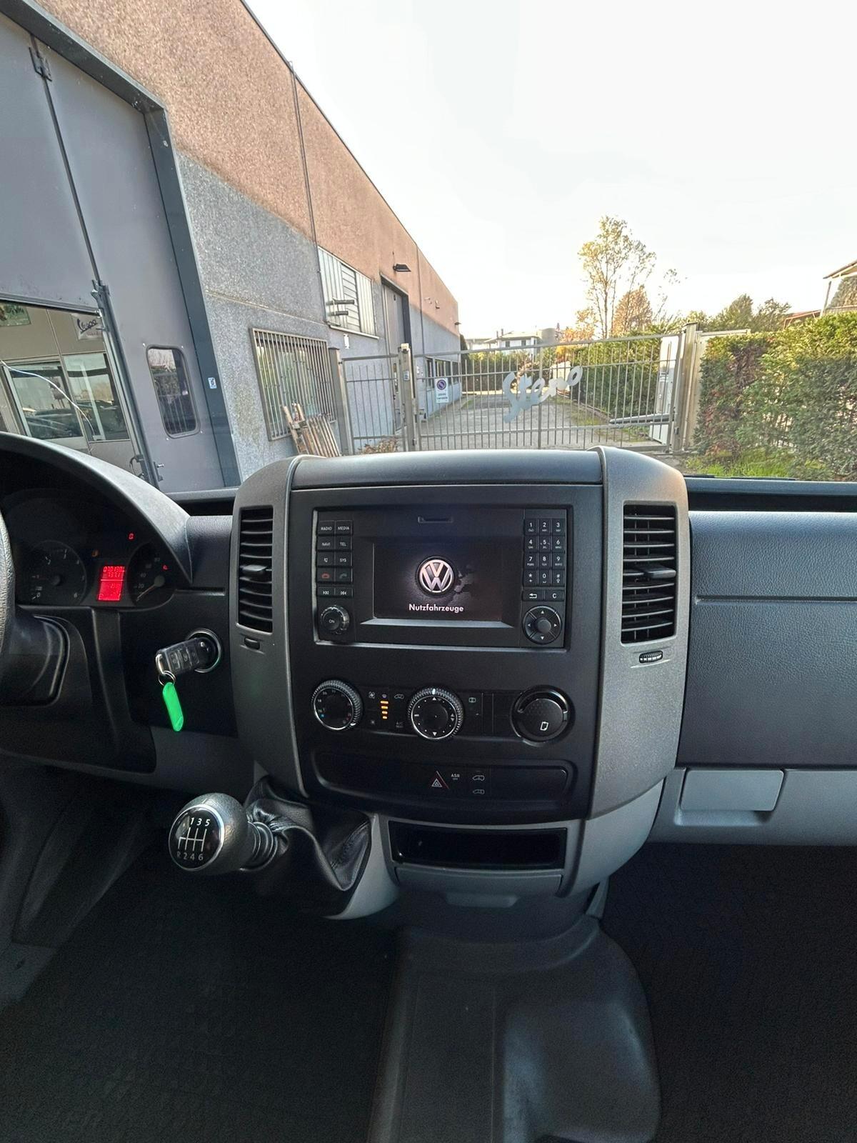 Volkswagen Crafter 35 2.0 TDI 100KW P.L. T.A.