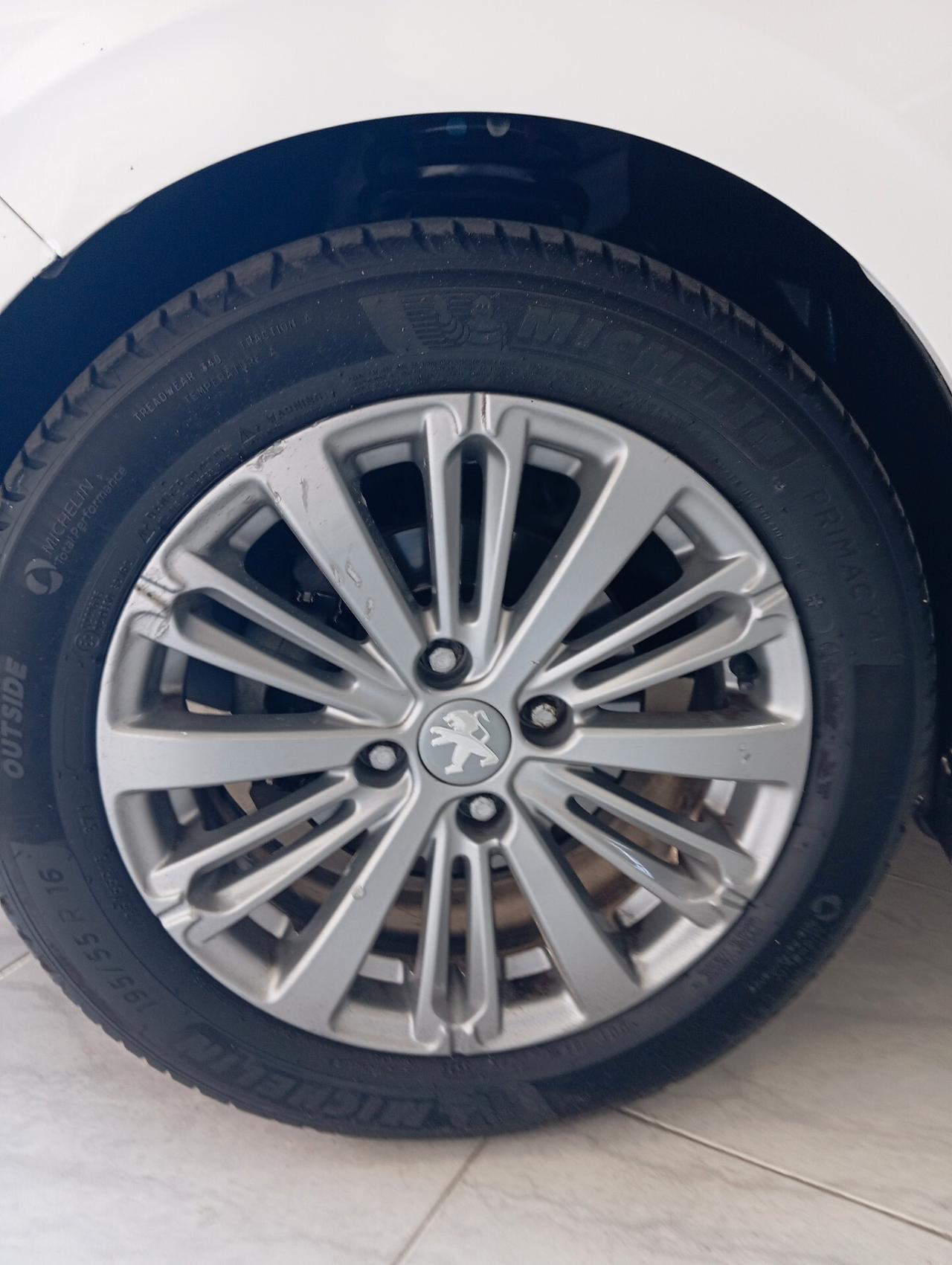 Peugeot 208 1.2 Benz/ GPL 2016 CON GARANZIA