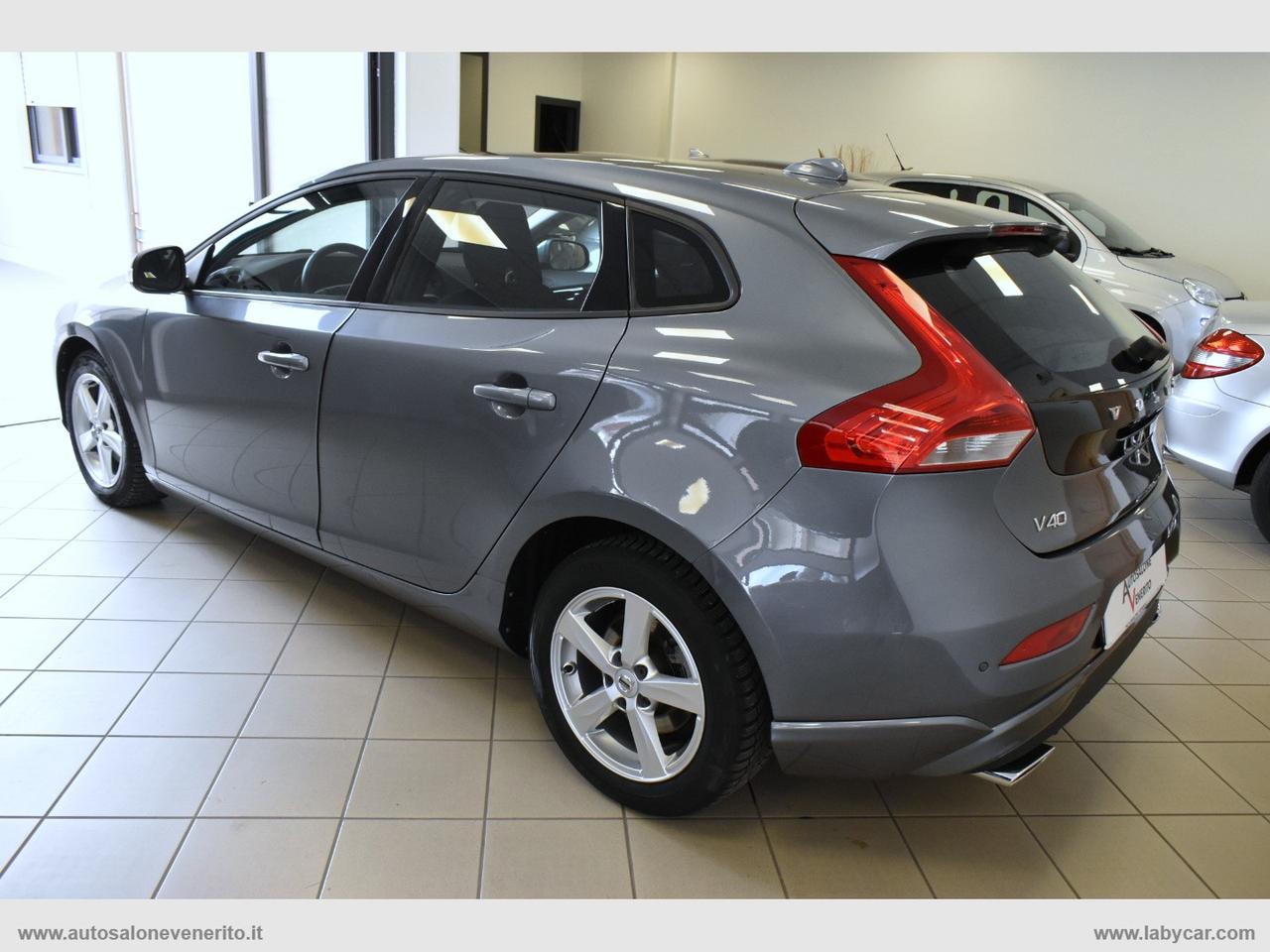 VOLVO V40 D2 Momentum