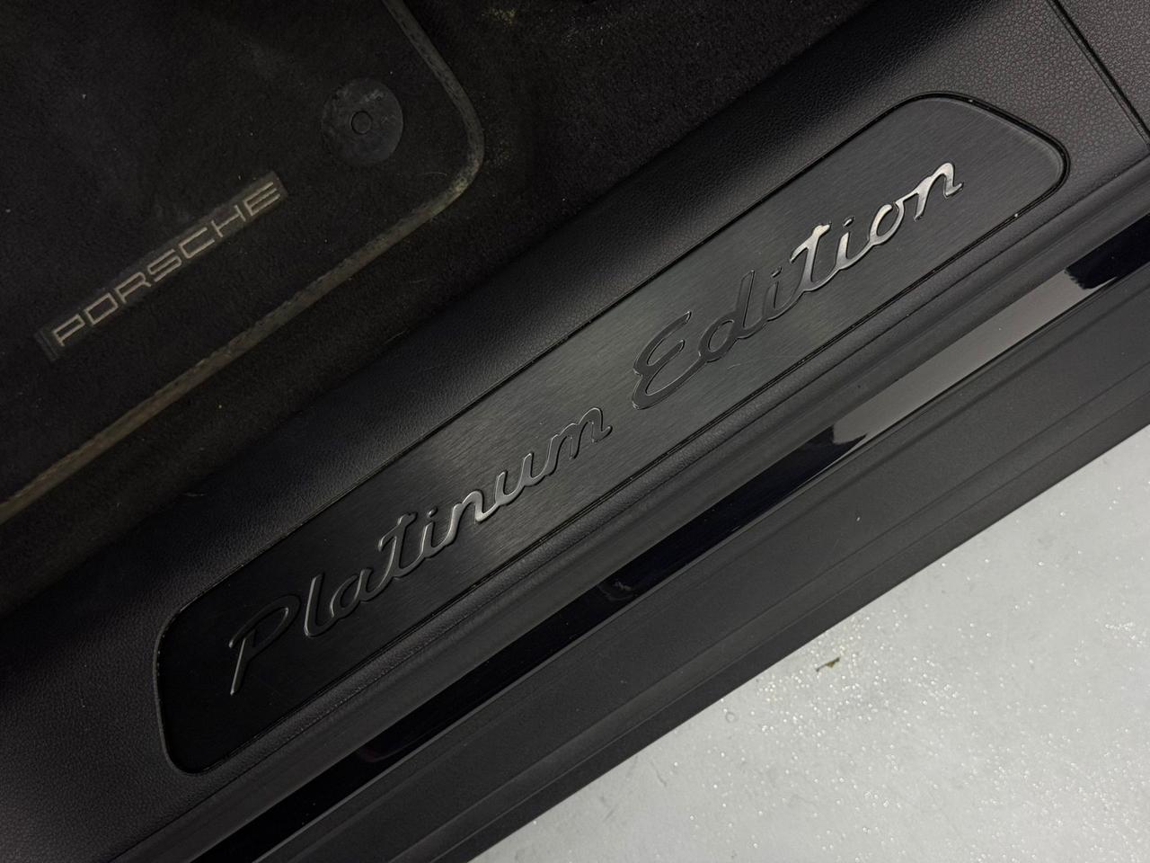 Porsche Panamera 4 PLATINUM EDITION