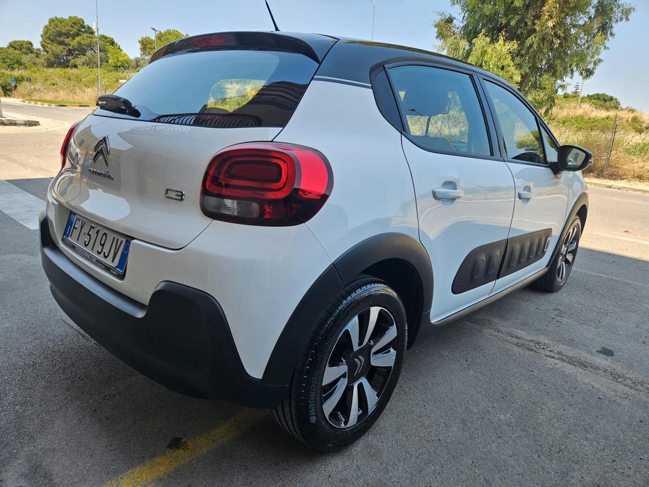 Citroen C3 1.2 benzina 61kw SHINE 2019
