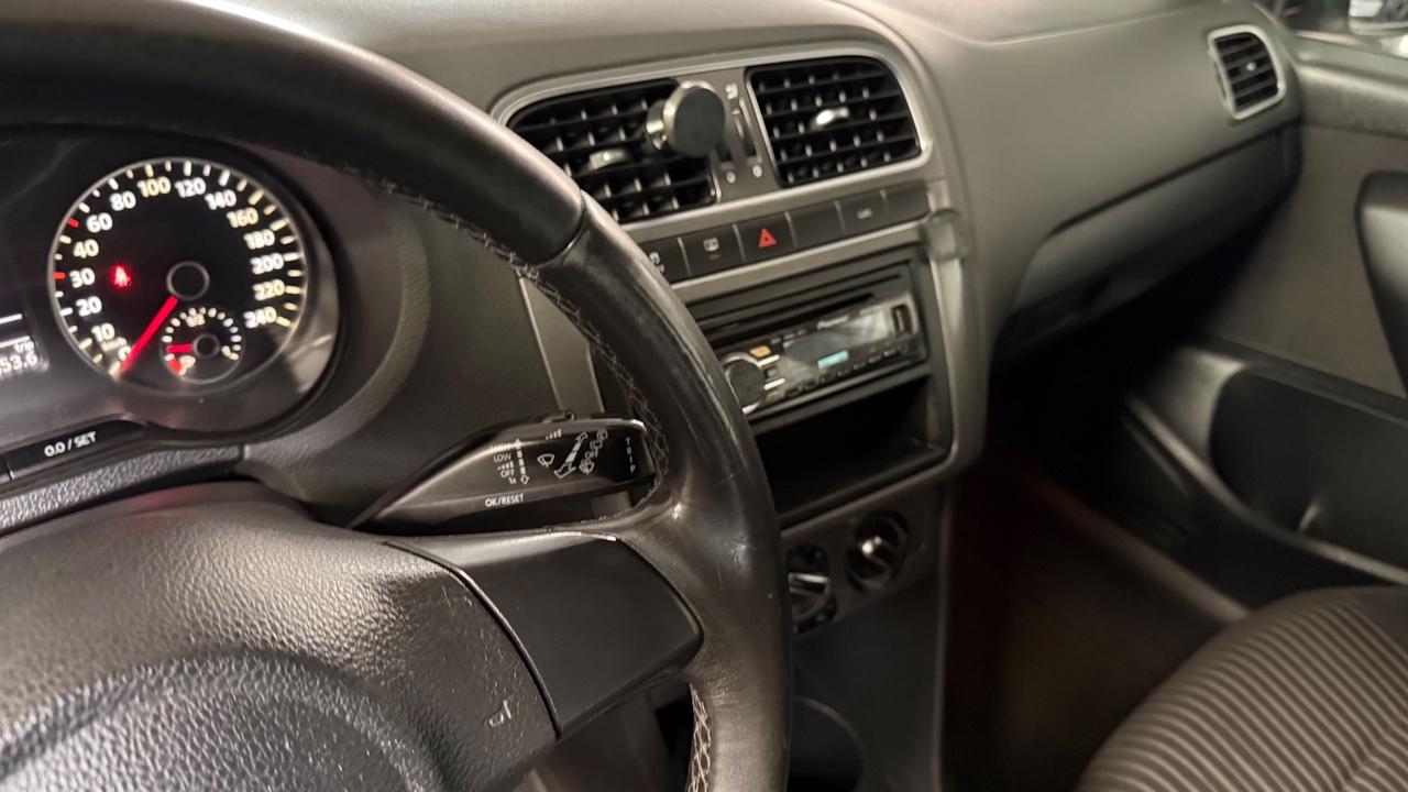 Volkswagen Polo 1.6 Highline BiFuel