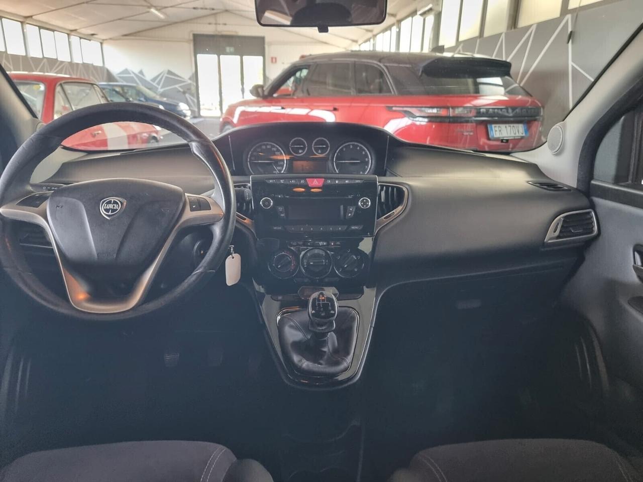 Lancia Ypsilon 0.9 TwinAir 85 CV 5 porte Metano Ecochic NEOPATENTATI