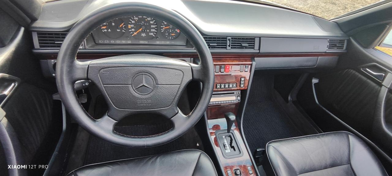 Mercedes-benz E 200 CABRIO (Mosca bianca)