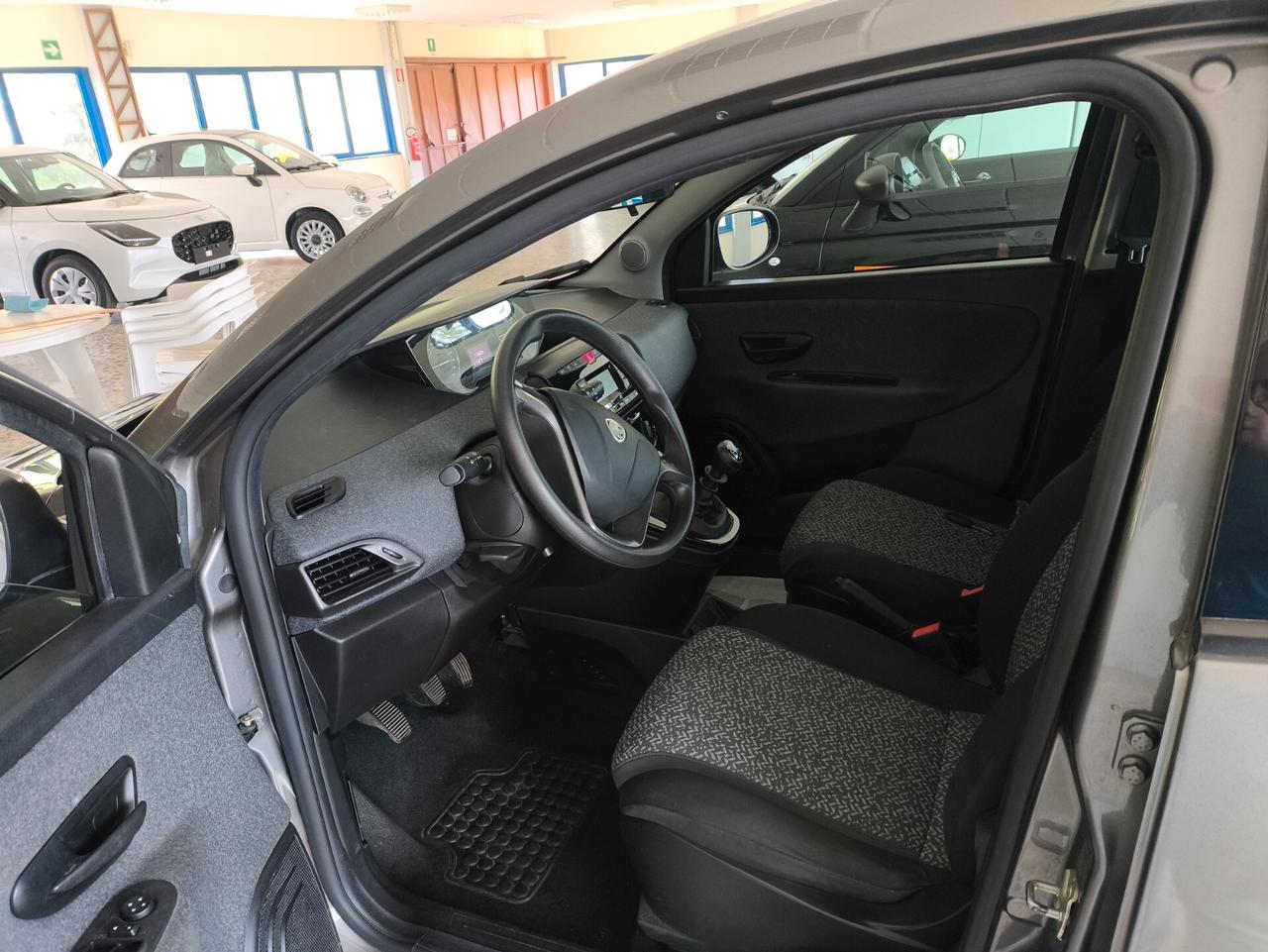 Lancia Ypsilon 1.0 FireFly 5 porte S&S Hybrid Silver Plus