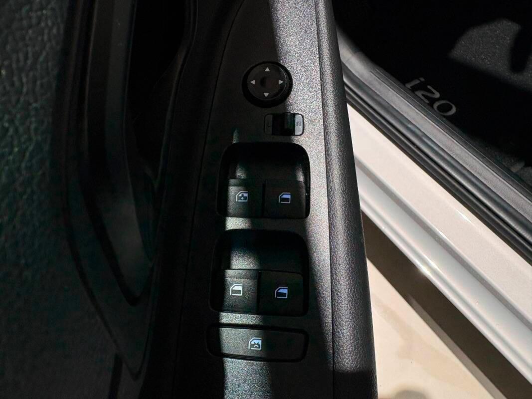 Hyundai i20 1.0 t-gdi Connectline 90cv dct