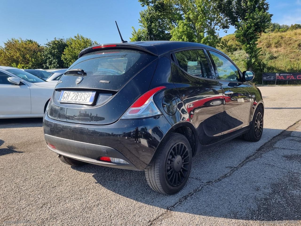 LANCIA Ypsilon 1.0 FireFly 5pS&S Hyb. Eco Silv.