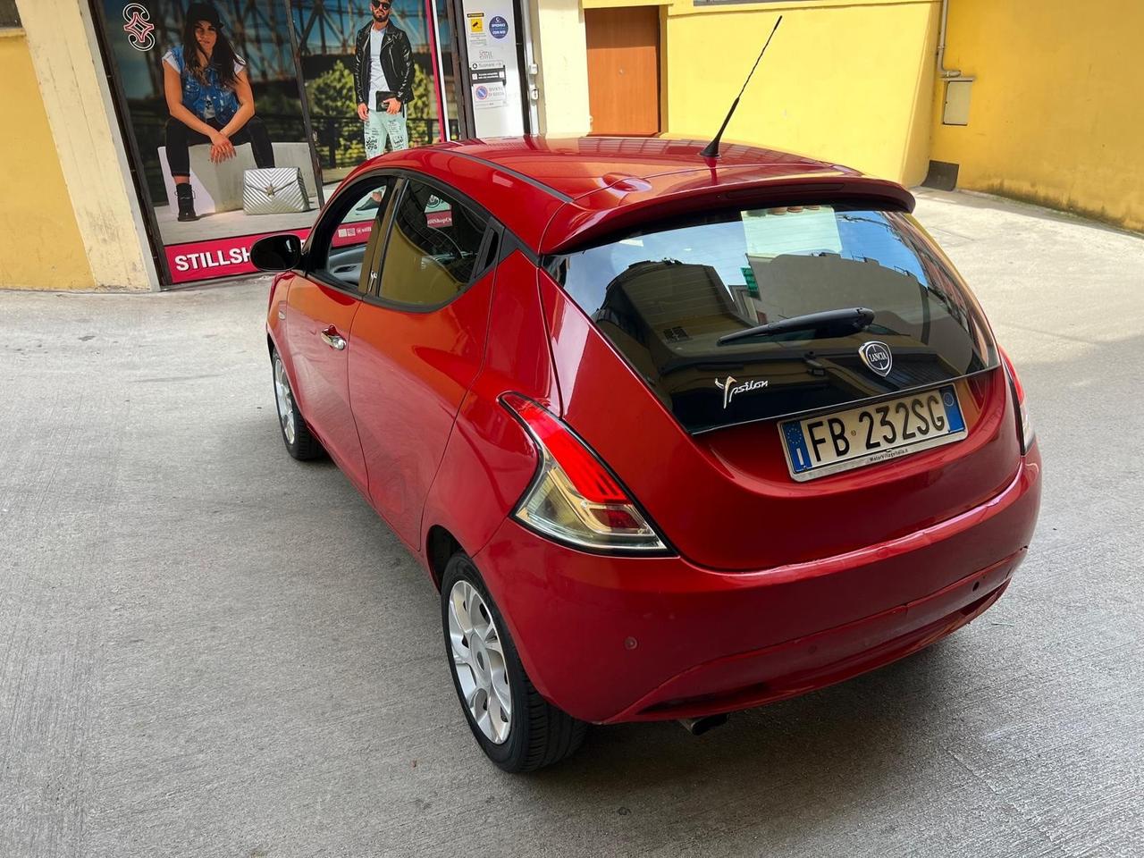 Lancia Ypsilon 1.2 69 CV 5 porte Platinum