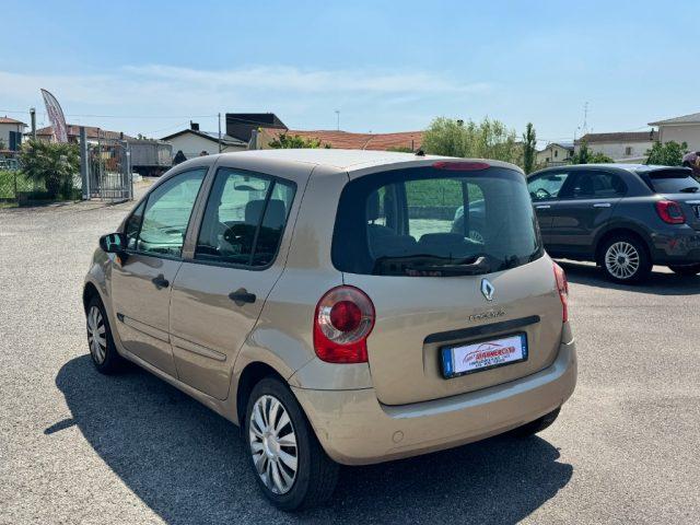 RENAULT Modus 1.2 16V Confort Privilège