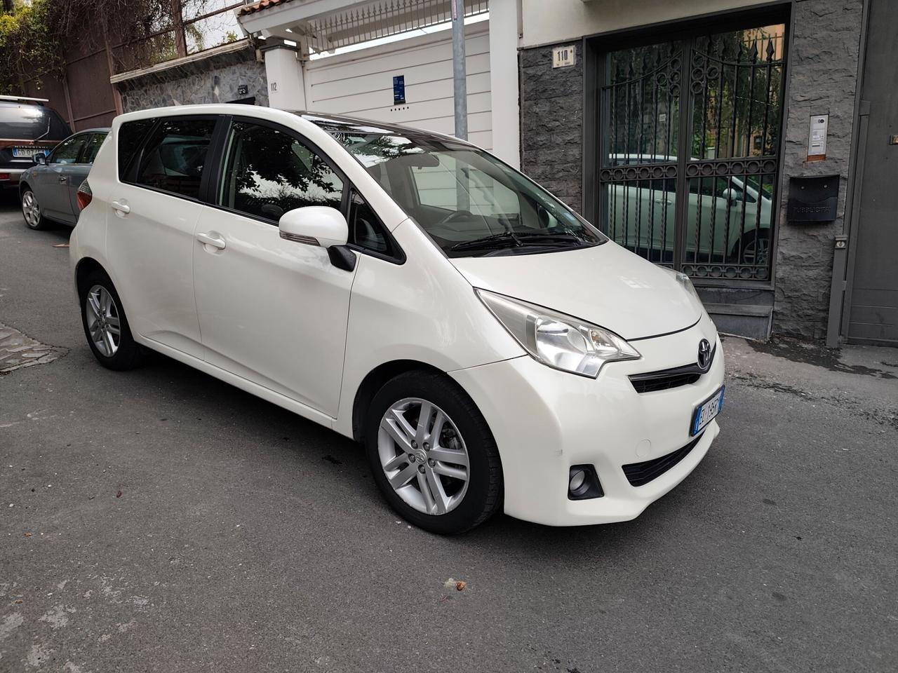 Toyota Verso-S 1.3 Full Optional 2012