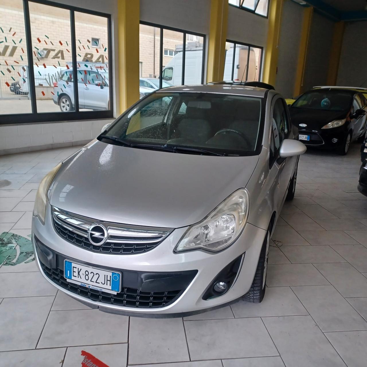 NEOPATENTATI BENZINA/GPL CORSA 1.2