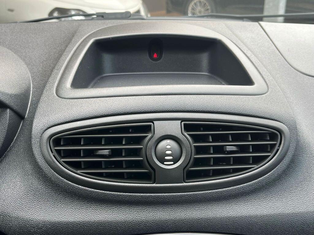 Renault Clio 1.2 16V 5 porte Le Iene Neopatentati