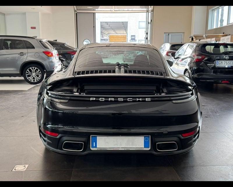 Porsche 911 (992) Carrera