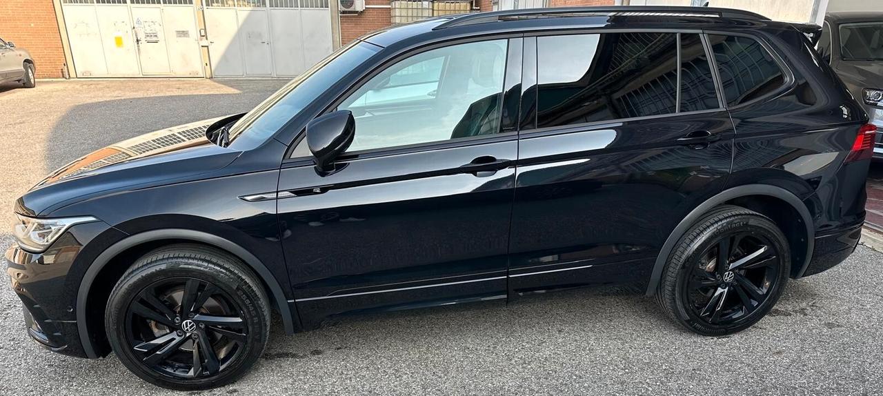 Volkswagen Tiguan Allspace 2.0 TDI SCR DSG R-Line 7 posti
