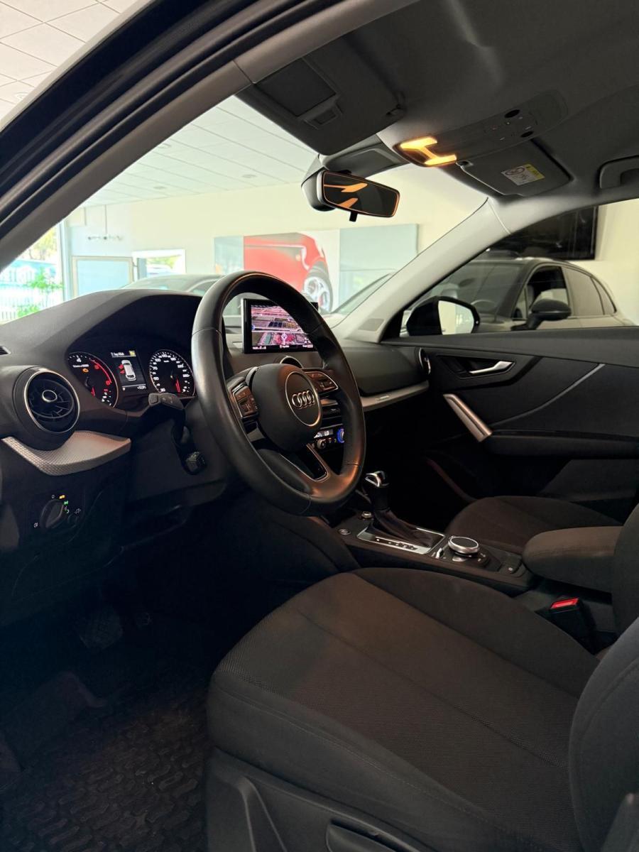 AUDI - Q2 - 30 TDI S tronic Identity Black