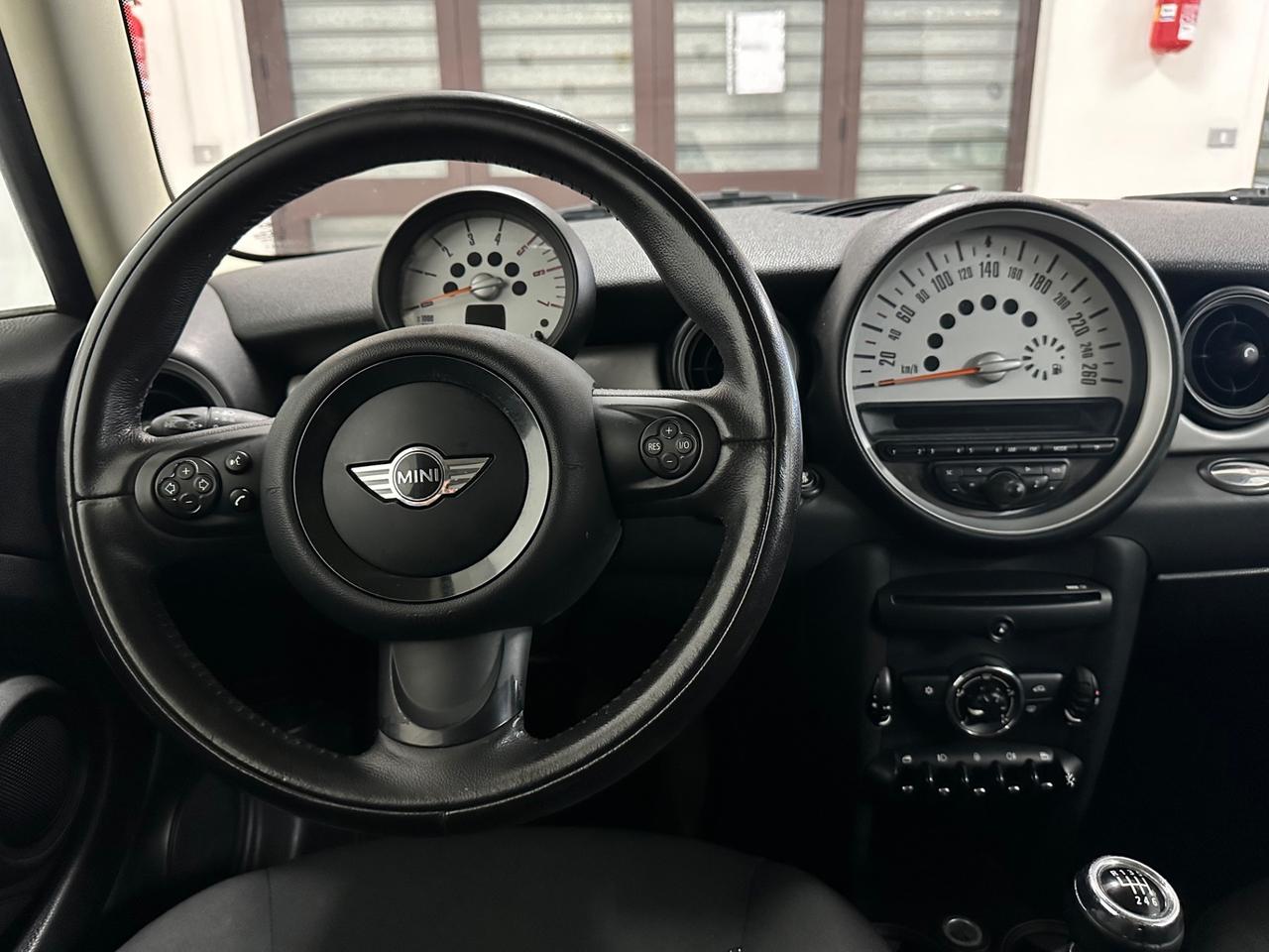 MINI 1.6 (90) One D 2011