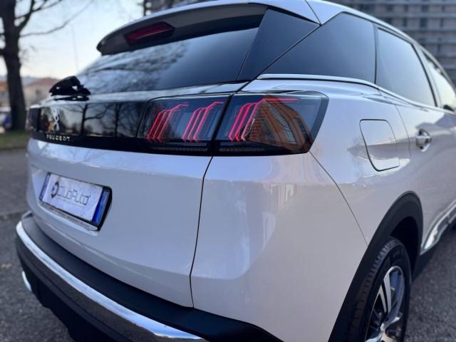 Peugeot 3008 II 1.2 hybrid 48V Allure Pack 136cv e-dcs6