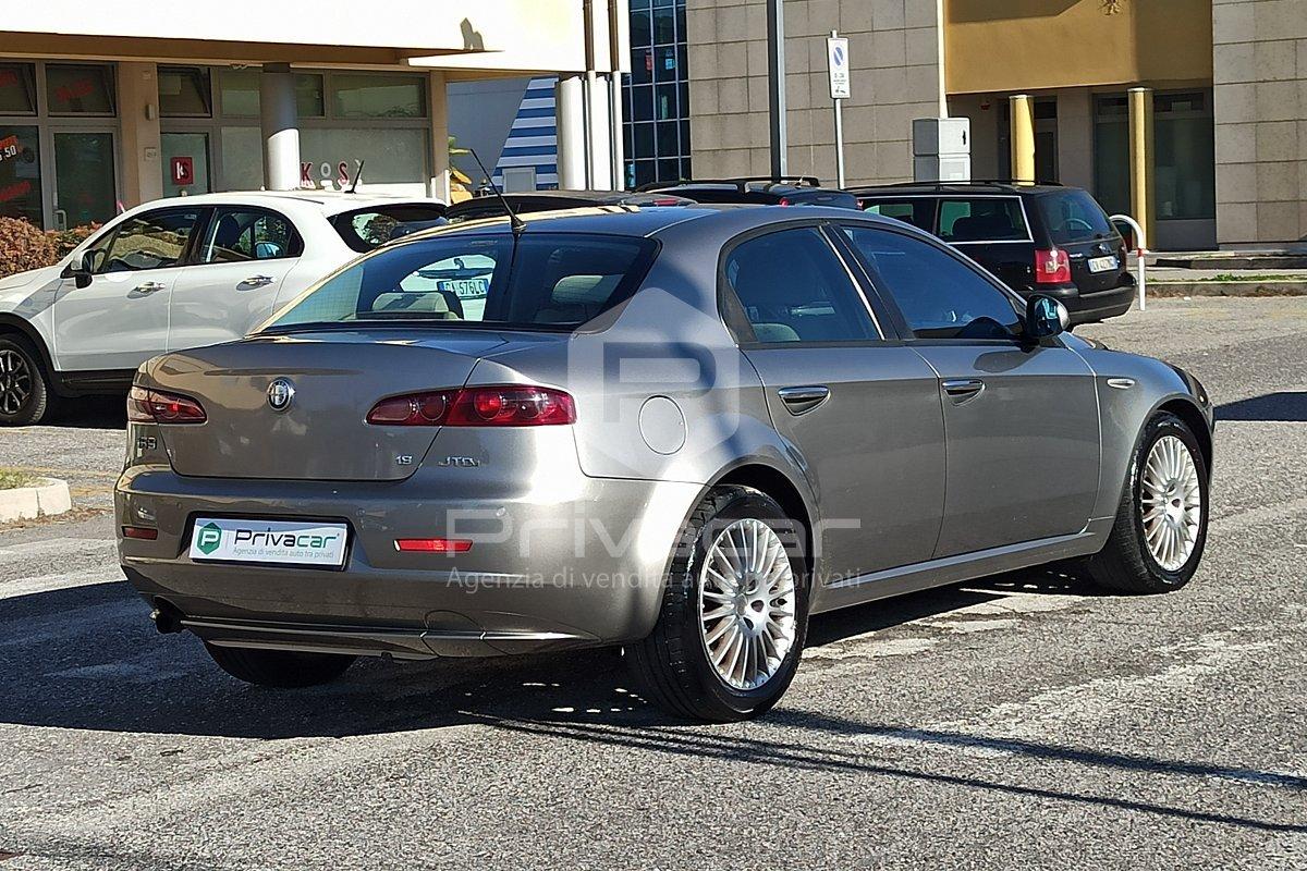 ALFA ROMEO 159 1.9 JTDm 16V Distinctive Q-Tronic