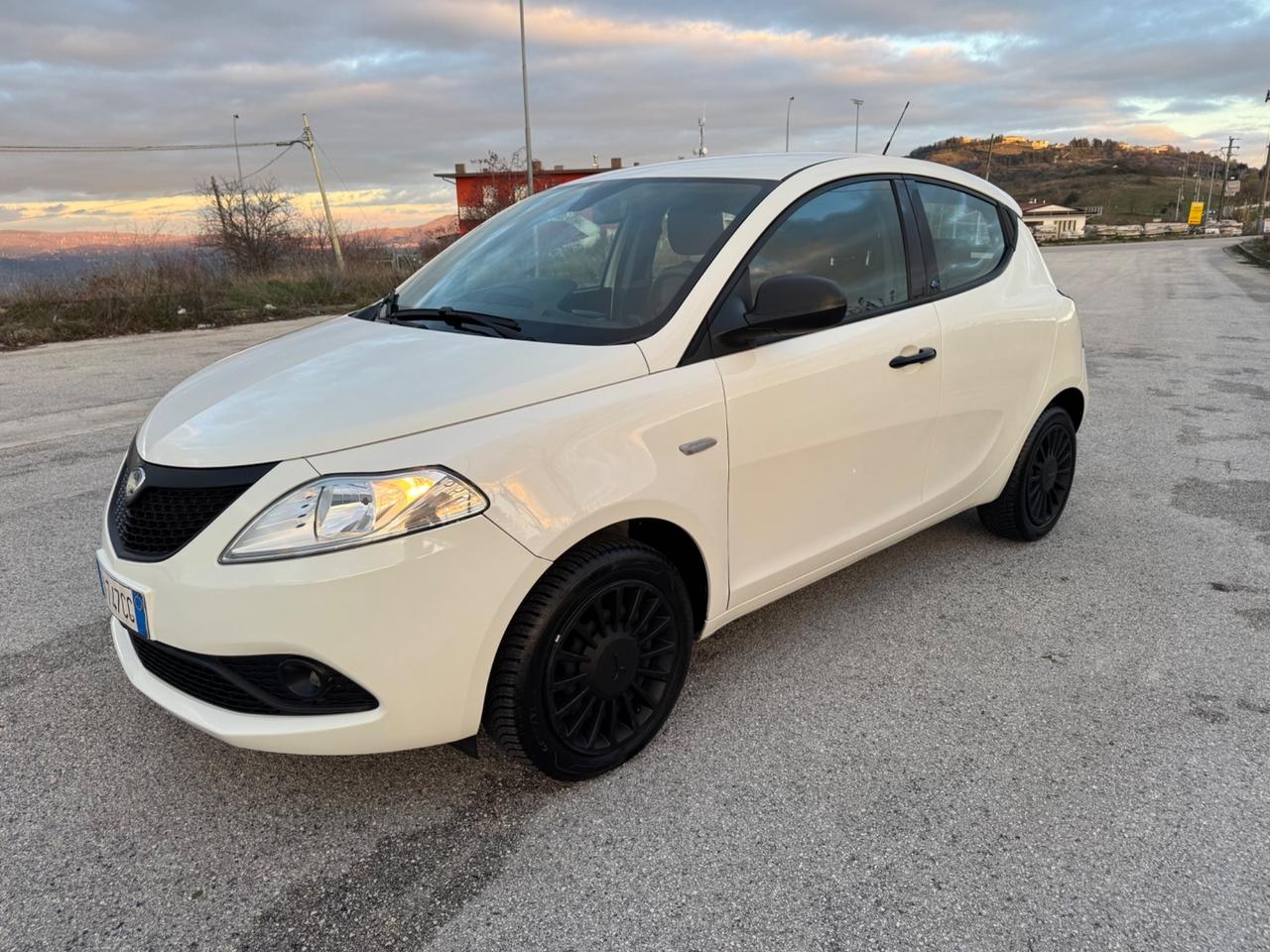 Lancia Ypsilon 1.2 69 CV 5 porte S&S Gold