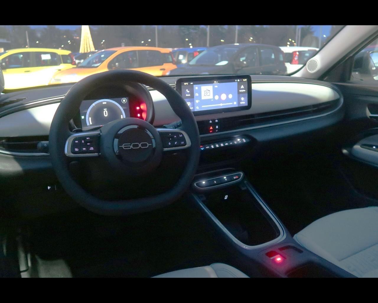 Fiat 600 Hybrid 110 CV DCT MHEV La Prima