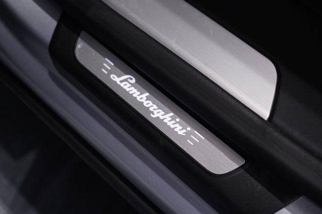 LAMBORGHINI Urus 4.0 650cv Graphite Capsule