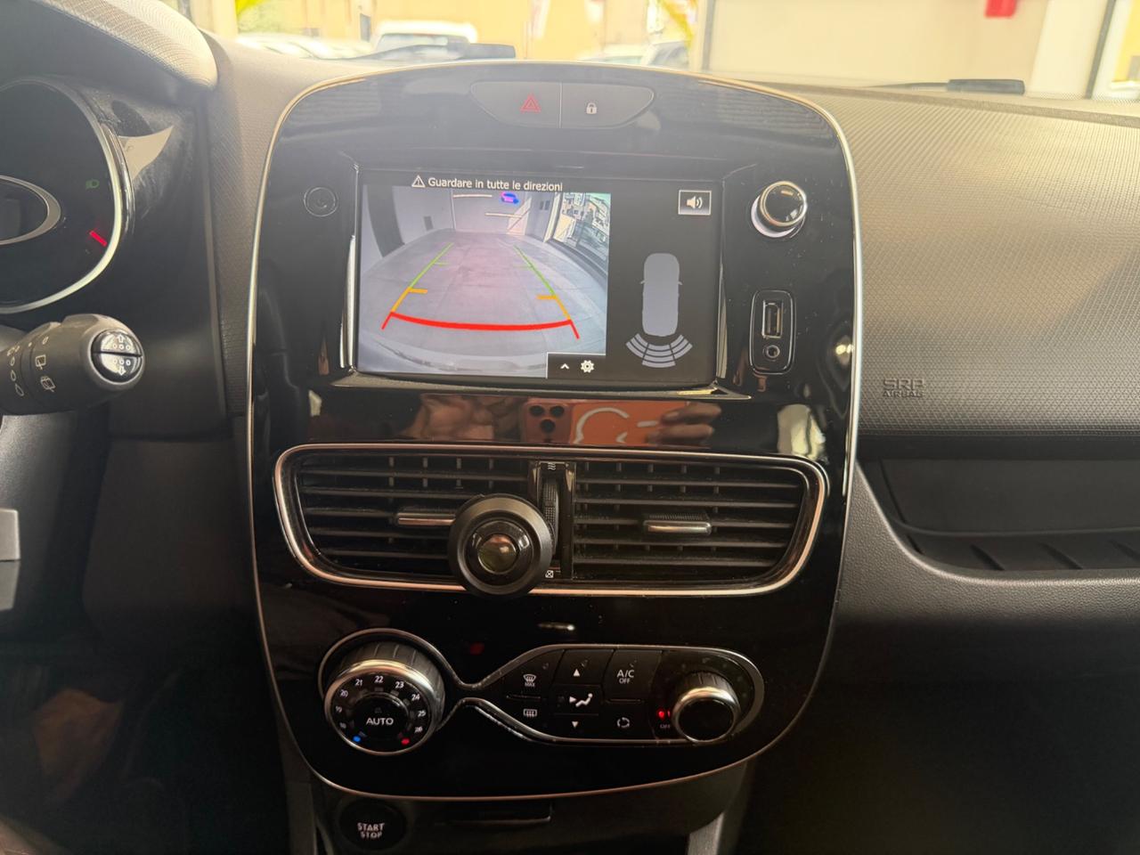 Renault Clio TCe 12V 90 CV 5 porte Moschino Intens